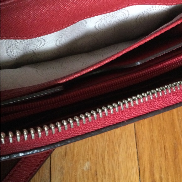 Michael Kors zip around wallet - Picture 11 of 11